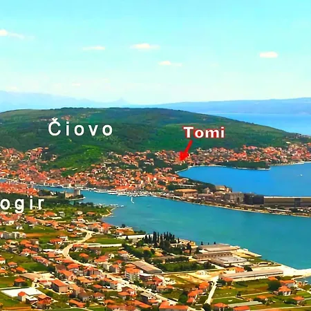 Tomi Ciovo Апартаменти