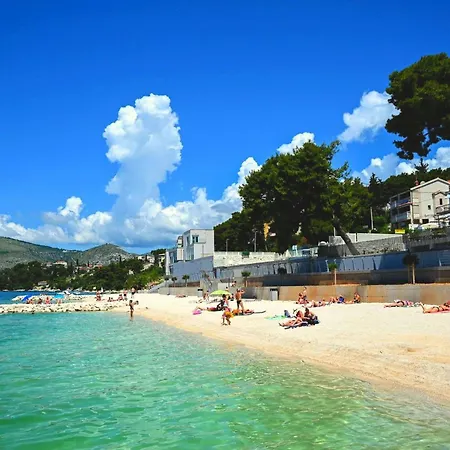 Tomi Ciovo Апартаменти *