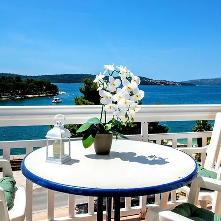 Апартаменти Tomi Ciovo Трогір