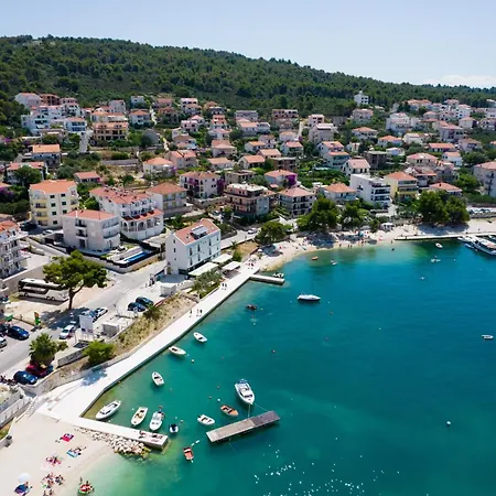 Апартаменти Tomi Ciovo Трогір