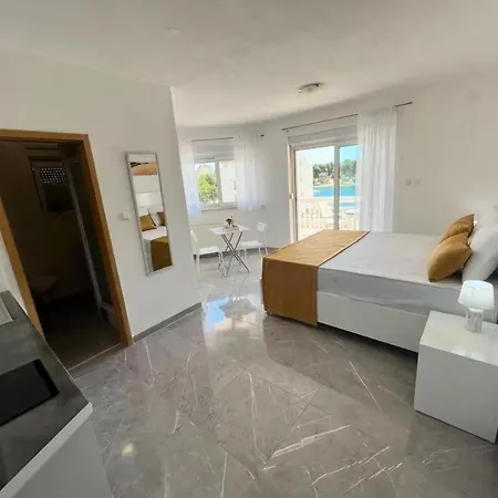 Tomi Ciovo Трогір